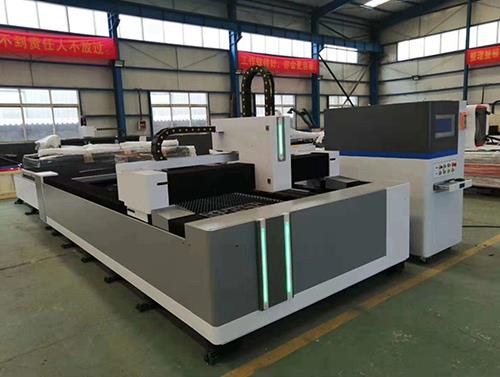 使用光纖激光切割機(jī)時要注意什么